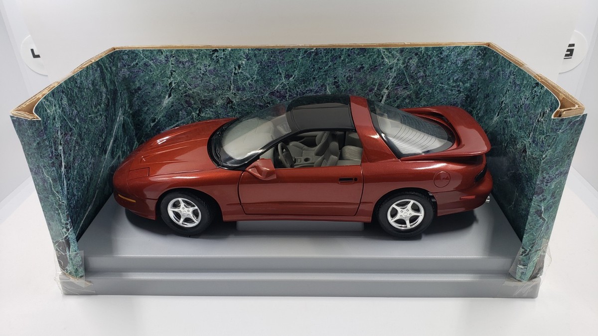 ERTL American Muscle 1996 Pontiac Firebird Trans AM Red 1:18
