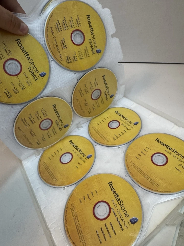 Rosetta Stone Version 3 ALL LANGUAGES English Spanish German Italian 38 CDs - Image 3 of 4