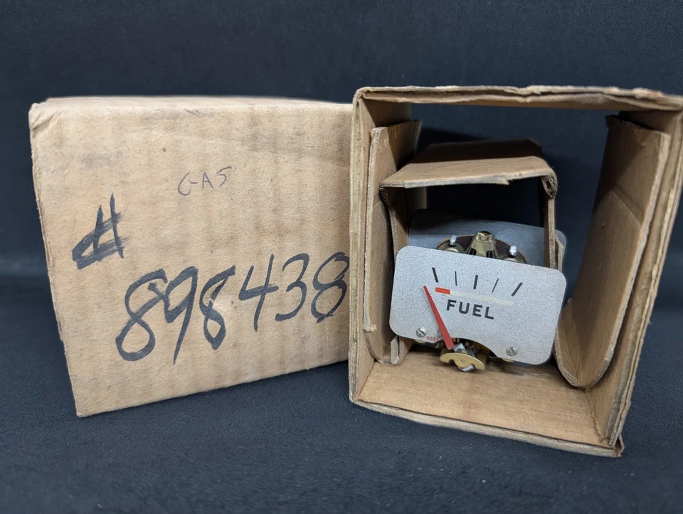 Nuevo de Lote Antiguo 1941 PLYMOUTH P11 P12 GASOLINA COMBUSTIBLE GAS TABLERO CUADRO DE INSTRUMENTOS MEDIDOR Foto 2 de 4