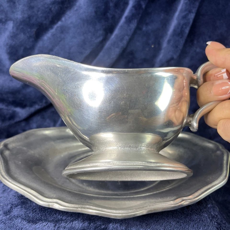 Wilton Armetale Metal Queen Anne Hollowware 9 5/8" Gravy Boat & Underplate Foto 4 de 4