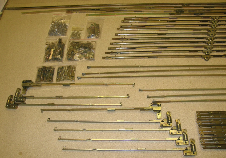 Roto Beschläge für Holzfenster als Ersatzteile aus OKAL Haus 1979 (A10)