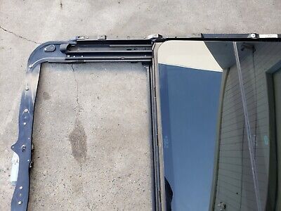 2007 BMW X5 E70 Panoramic SUN ROOF MOONROOF Glass / Assembly 2007 BMW X5 E70 Panoramic SUN ROOF MOONROOF Glass / Assembly