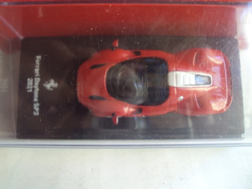 Ferrari Daytona SP-3 2021 Scala 1:64 - Immagine 3 di 3