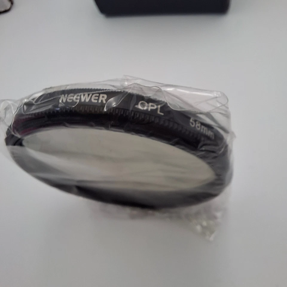 Neewer Sealed X2 58mm Filters CPL + FLD in Case. *VGC*. (refB) - Image 3 of 4