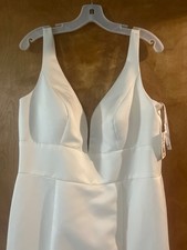 wedding dress size 14-David bridal new with tags 