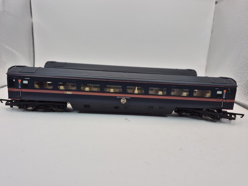 Hornby 2 X GNER MK 3 Coaches(R.439-0200) 41098 First Class, And 42193 Unboxed - Picture 4 of 24