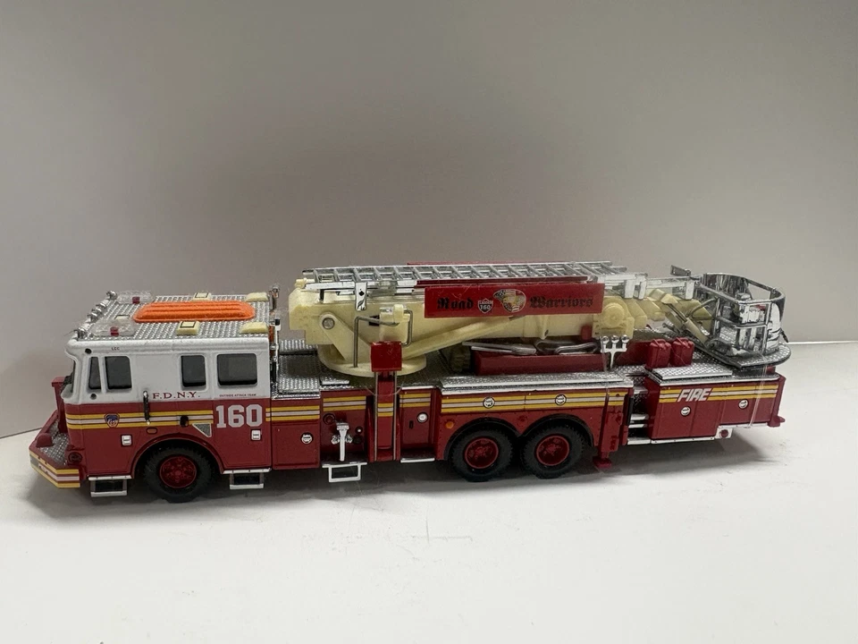 Code 3 FDNY Aerialscope Tower Ladder - 160 Toy Fire Truck Replica - Image 3 of 4