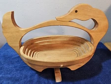 VTG Duck Shaped Collapsible Wooden Trivet Accordian Basket Handle ~WAS $26~ #242