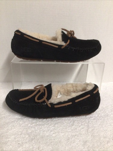 NWOB WOMENS SIZE 5 BLACK UGG DAKOTA 5612 SUEDE SHEEPSKIN MOCCASINS SLIPPERS