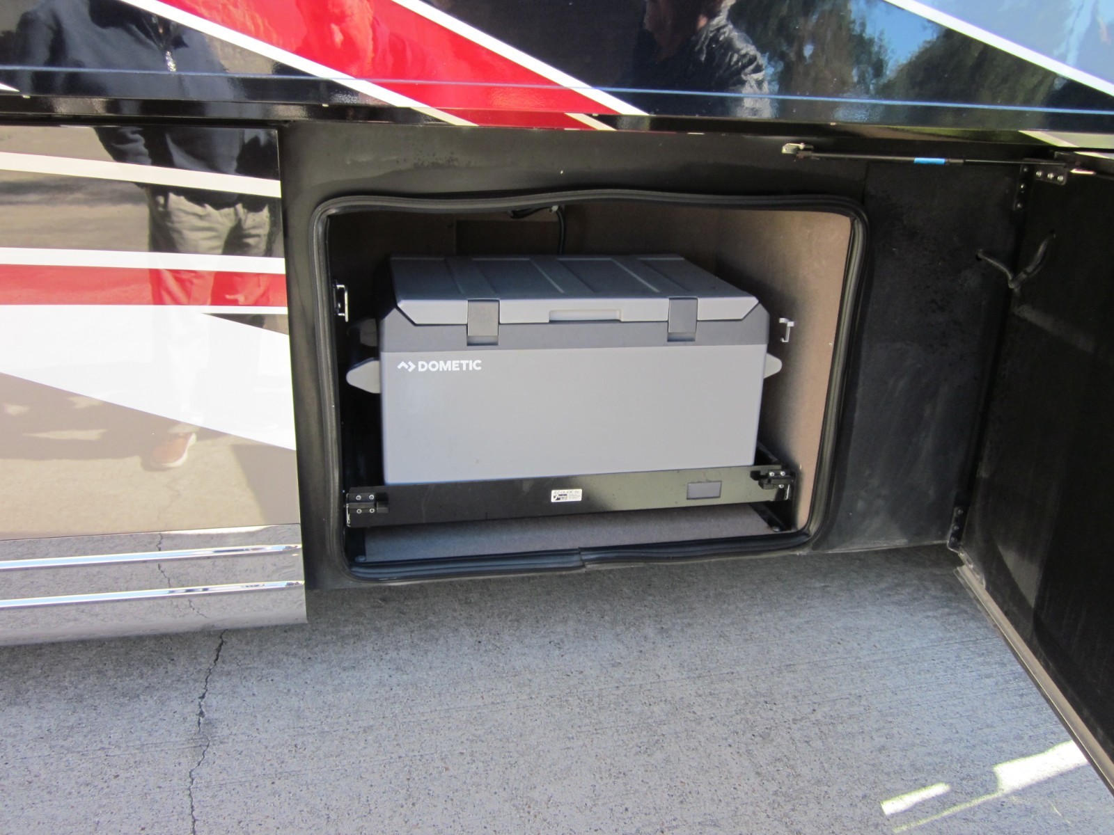 Entegra Coach Cornerstone Series M-45B 605hp Cummins One Owner Low Miles!!