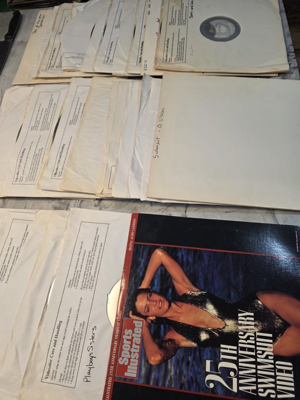 Lot of 26 Vintage Special Interest & Media LaserDiscs Discs Only 15lbs