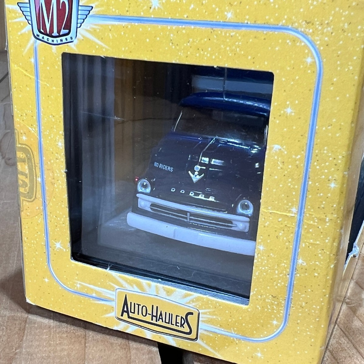 M2マシーン ダッジトレーラー&チャージャー・デイトナグッドイヤー1/64