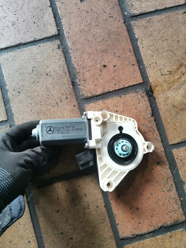 Original Mercedes-Benz W245 W169 Fensterhebermotor vorne rechts A1698201842