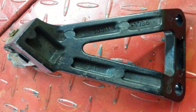 95-97 Kawasaki ZX6R Foot Peg Bracket Left Rear Step Stay 35011