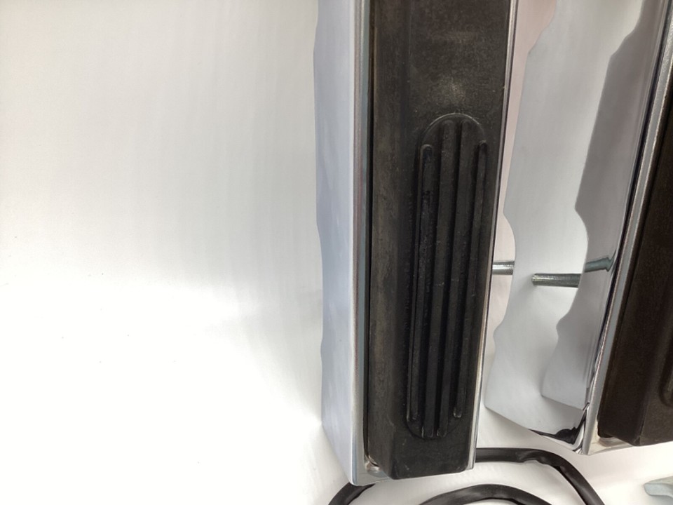 NOS GEM 97 Ford F150 2 x 4 front bumper fender guards truck 1997