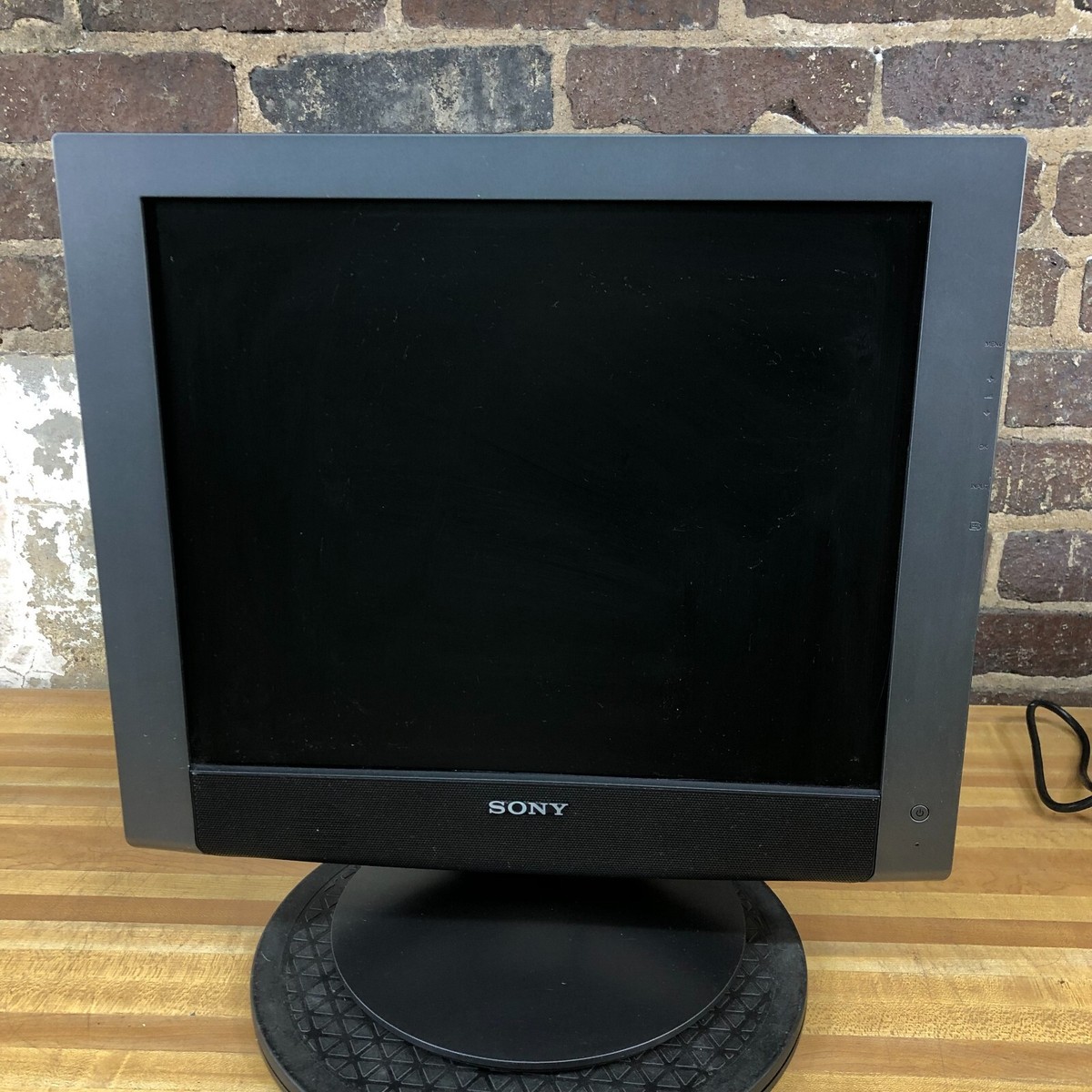 Sony SDM-HX73 17