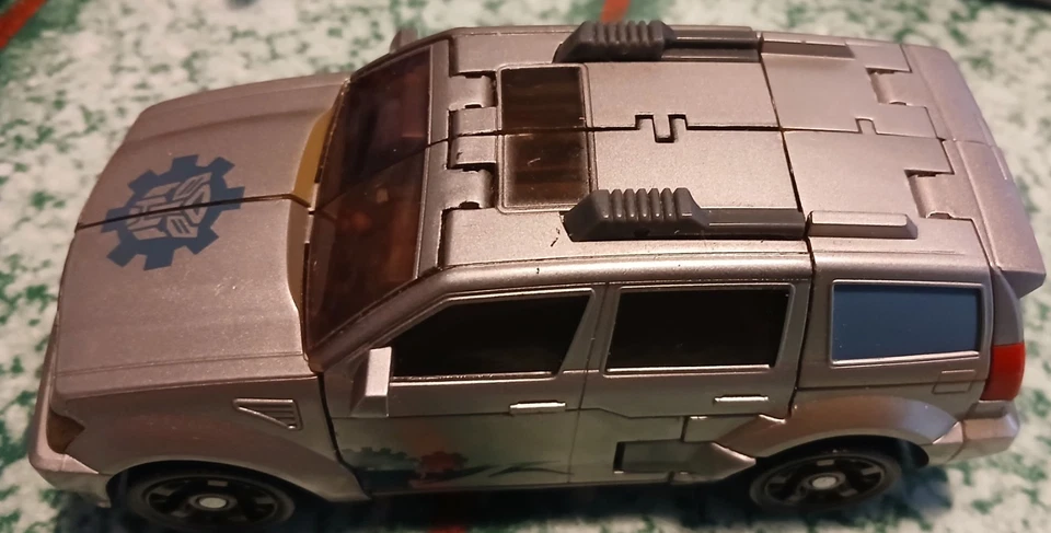 Transformers Revenge of the Fallen Autobot Gears 2009 Deluxe Class 13 cm Figure - Image 3 of 4