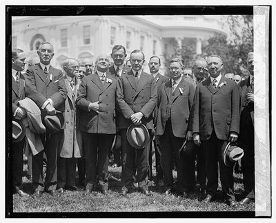 Photo:Coolidge with Philadelphia Medical Club Men White House 1924