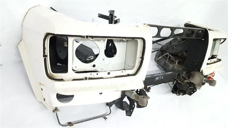 Soporte de núcleo de radiador Spur II 6,8 corte delantero OEM 1991 Rolls Royce Silver Spur Foto 2 de 4