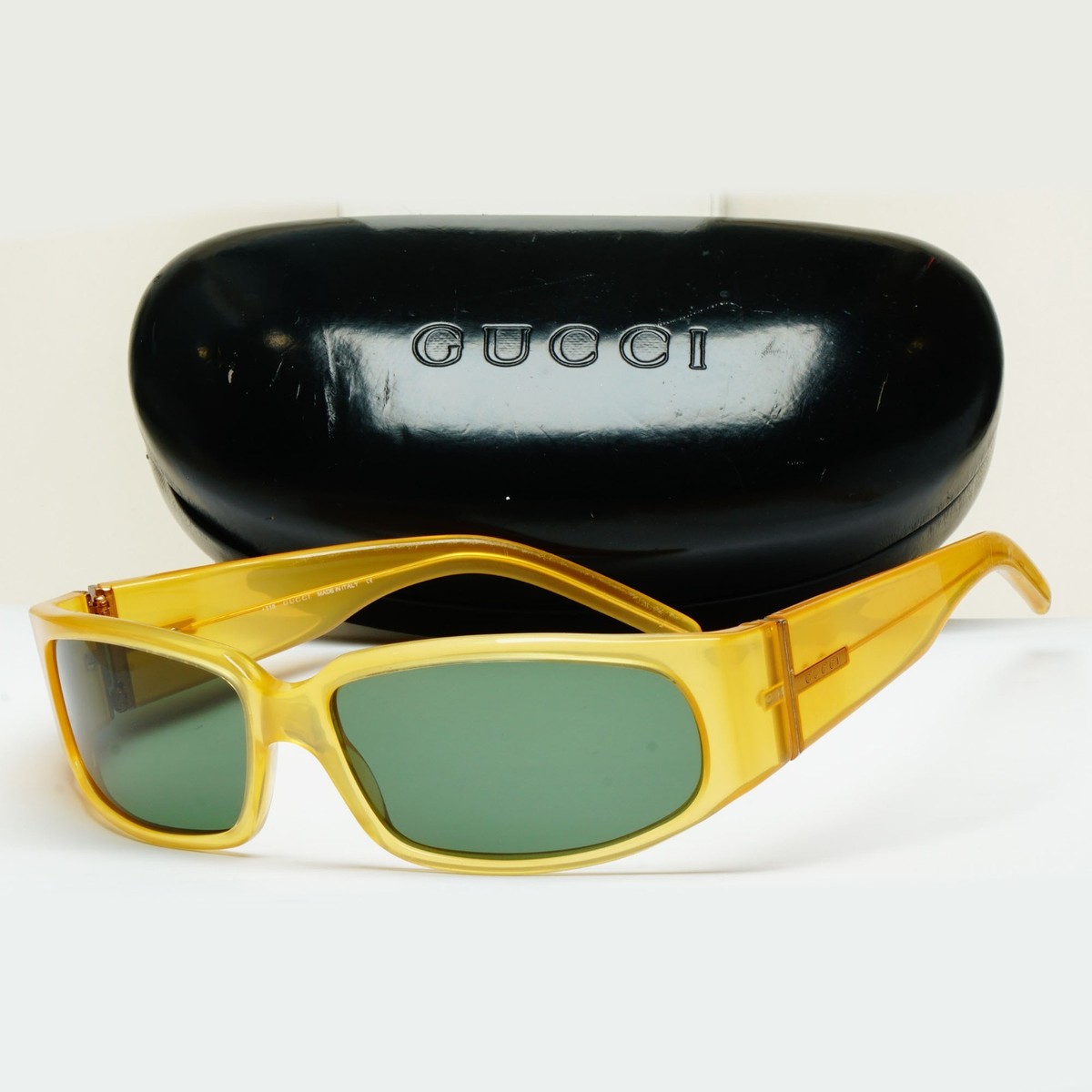 GUCCI イエローサングラス Square frame sunglasses in yellow | GUCCI® US