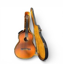 Yamaha C-180 Classical Guitar w/ Hard Case Picks Included Nylon String Natural