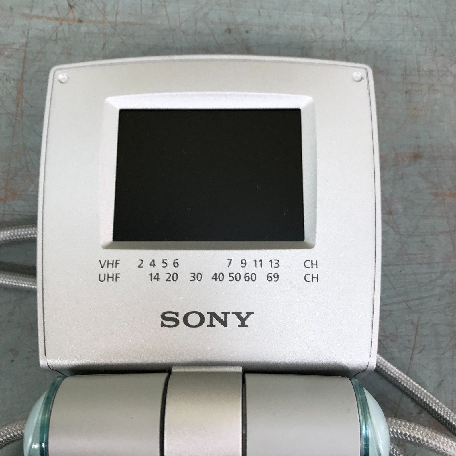 Sony Watchman Portable 2.5" Color LCD Travel Car Television TV FDL250T