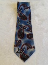 Vintage Wembley Tie Necktie Paisley Blue Red 59"x4" Polyester Retro