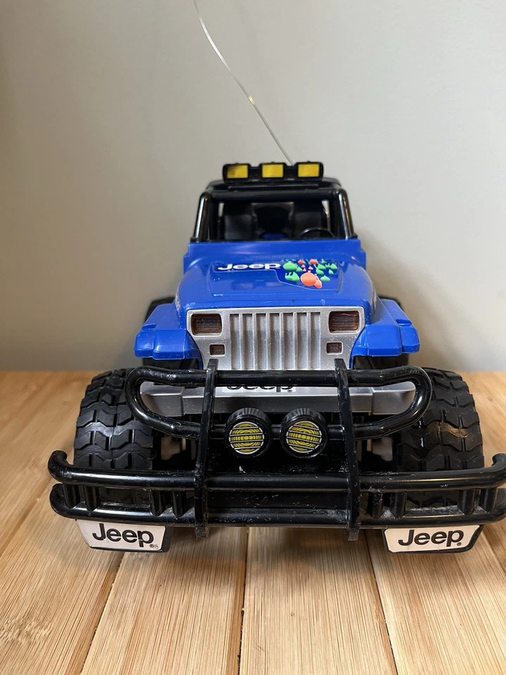 Nikko Radio Control Jeep Wrangler  20817.  27 Mhz 1/20 scale.  Tested Functional - Image 3 of 4