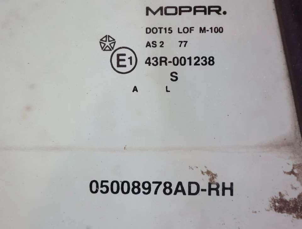 Disco trasero derecho Chrysler SEBRING CABRIO JS 05008978AD 06-2008 Foto 2 de 4