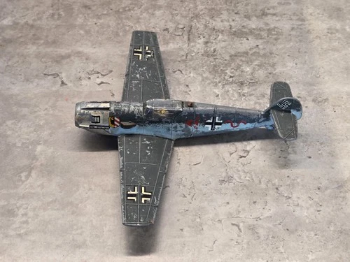 Vintage DINKY TOYS Messerschmitt Bf 109 German WW2 Die-Cast Fighter Plane