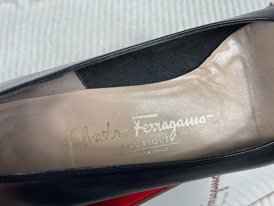 Salvatore Ferragamo Shoes Womens Size 8.5 AA Black Calf Lillaz Bow Pump Italy - Image 4 of 4