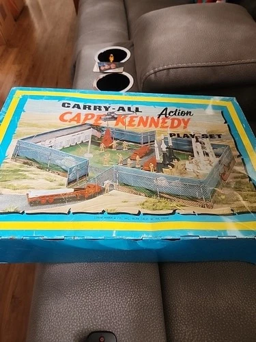 Marx Vintage Cape Kennedy Playset Incomplete 1968 Tin Case W/ Figures & Rockets
