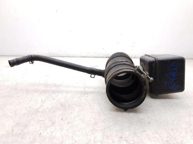 Toyota Avalon 1997 3,0 L 6 cilindros filtro de aire tubo resonador montaje Foto 3 de 4