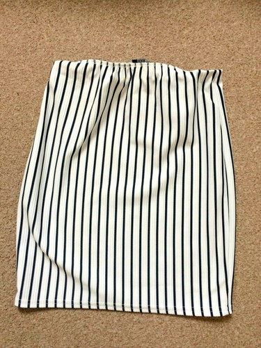 Boohoo White & Blue Striped Mini Skirt Size 10