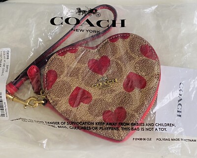 NWT COACH SIGNATURE TAN / RED APPLE HEART COIN CASE WRISTLET C8398