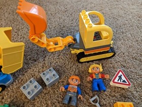 Lego Duplo 10812 Truck and Tracked Excavator 26 pc - Complete