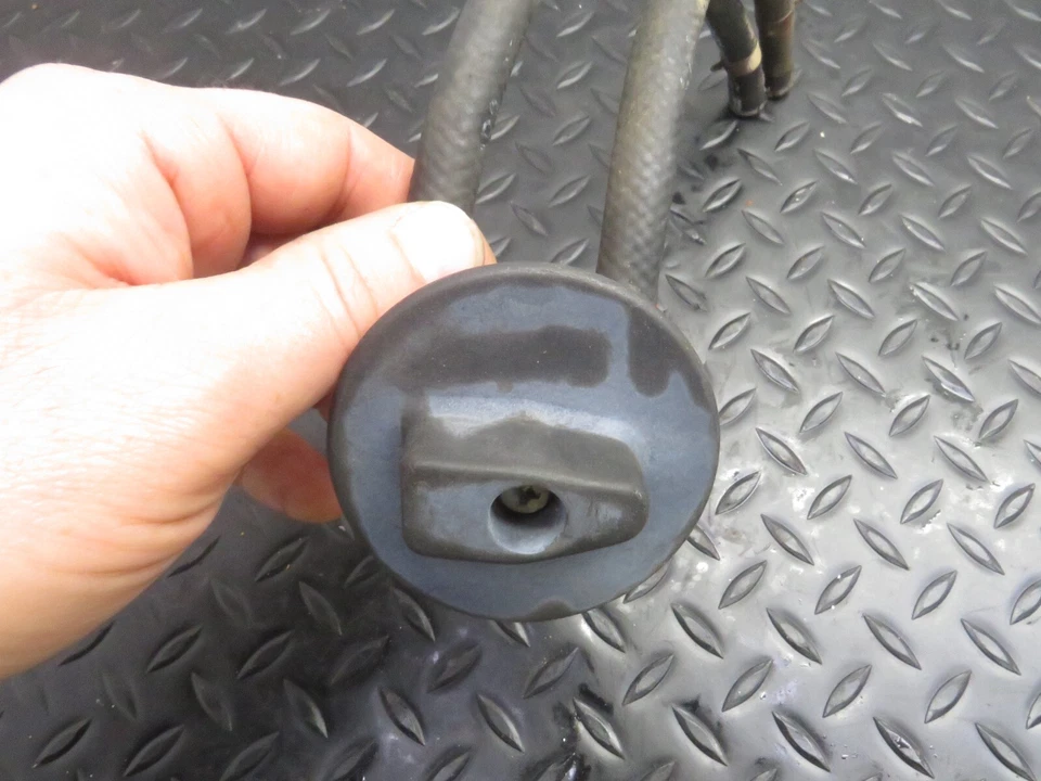 03 04 05 POLARIS TRAIL BOSS 330 OEM GAS TANK FUEL TANK VALVE KNOB PETCOCK - Image 2 of 4