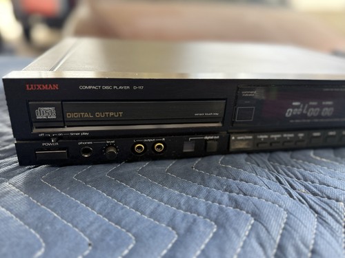 Luxman D-117 High-End CD Player – Made in Japan – No Remote - Rare And Unique - Picture 2 of 9