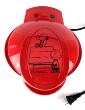 Peanuts Charlie Brown Snoopy Red Waffle Maker Smart Planet Tested Working