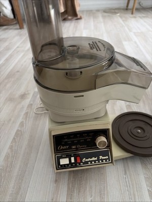 ORIGINAL OSTER  KITCHEN CENTER REGENCY OFF-WHITE FOOD PROCESSOR &PITCHER Look