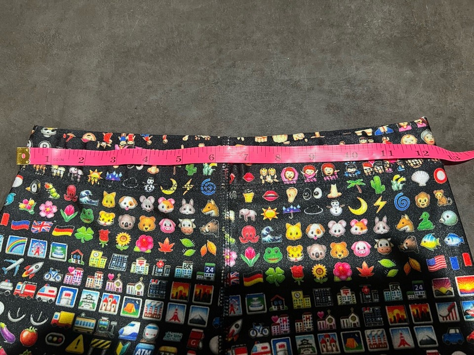 Zara Terez NWT Womens Size S Black Emoji Print Capri Leggings Pull On ...