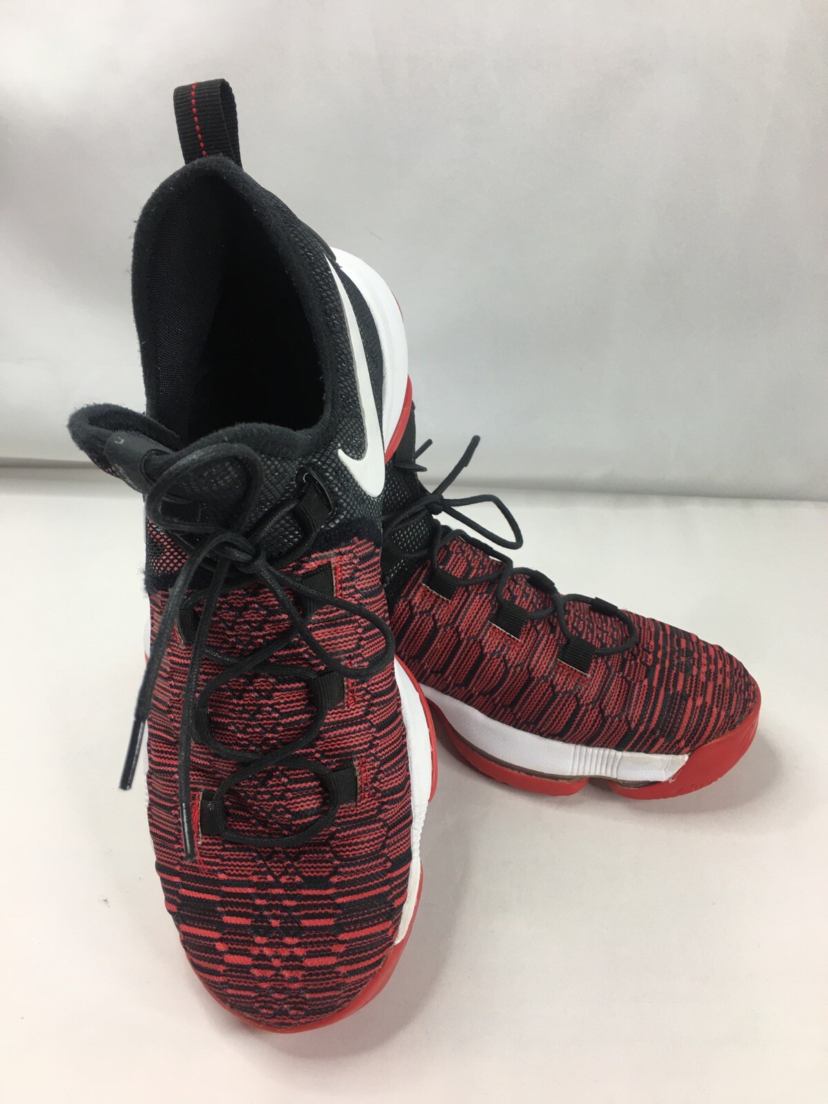 kd 9 red and black