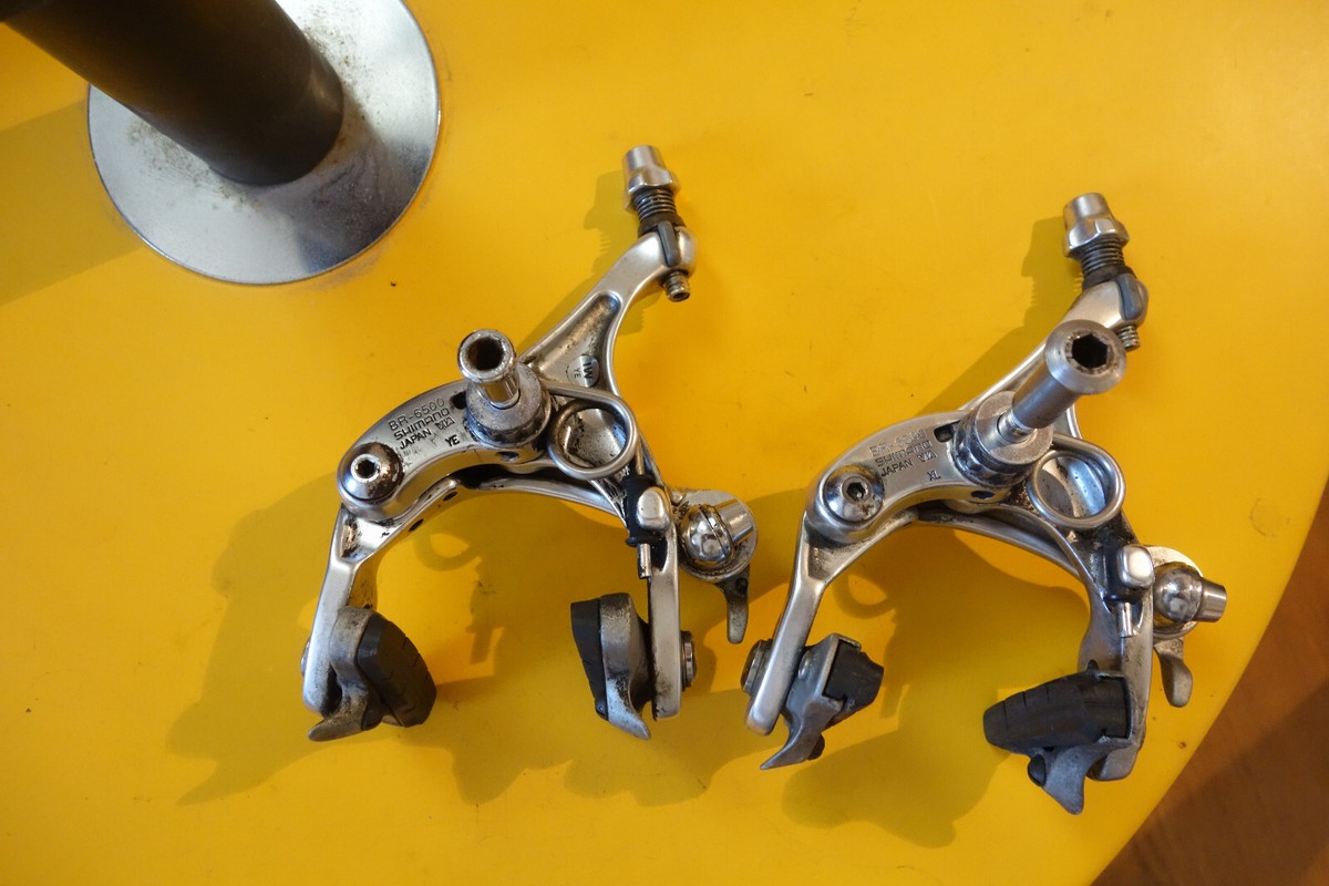Paire Etriers freins patin Shimano ultegra - Équipements vélos Paire Etriers freins patin Shimano ultegra - Équipements vélos
