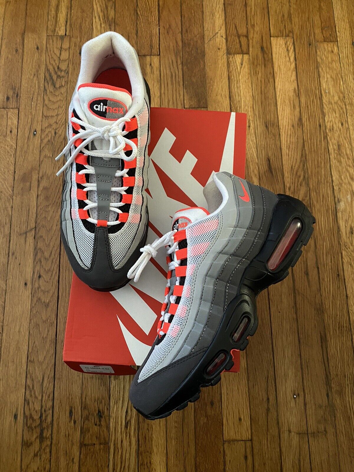 Nike Air Max 95 OG Solar Red Sunset 2018 Rare Classic AT2865-100 Size 8 Men  EUC