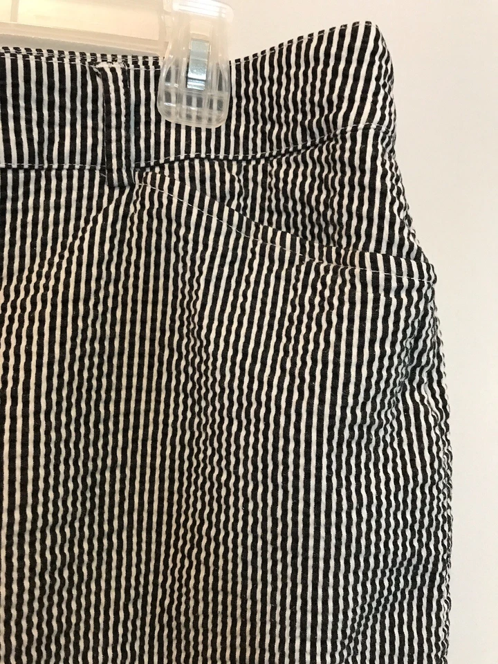 Pantalones Cortos Jones New York Sport Elastizados Negros/Blancos Rayas Seersucker Talla 16 Foto 3 de 4