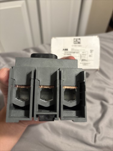 Sezionatore ABB OT100F3 1SCA105004R1001 scatola aperta - Foto 5 di 7