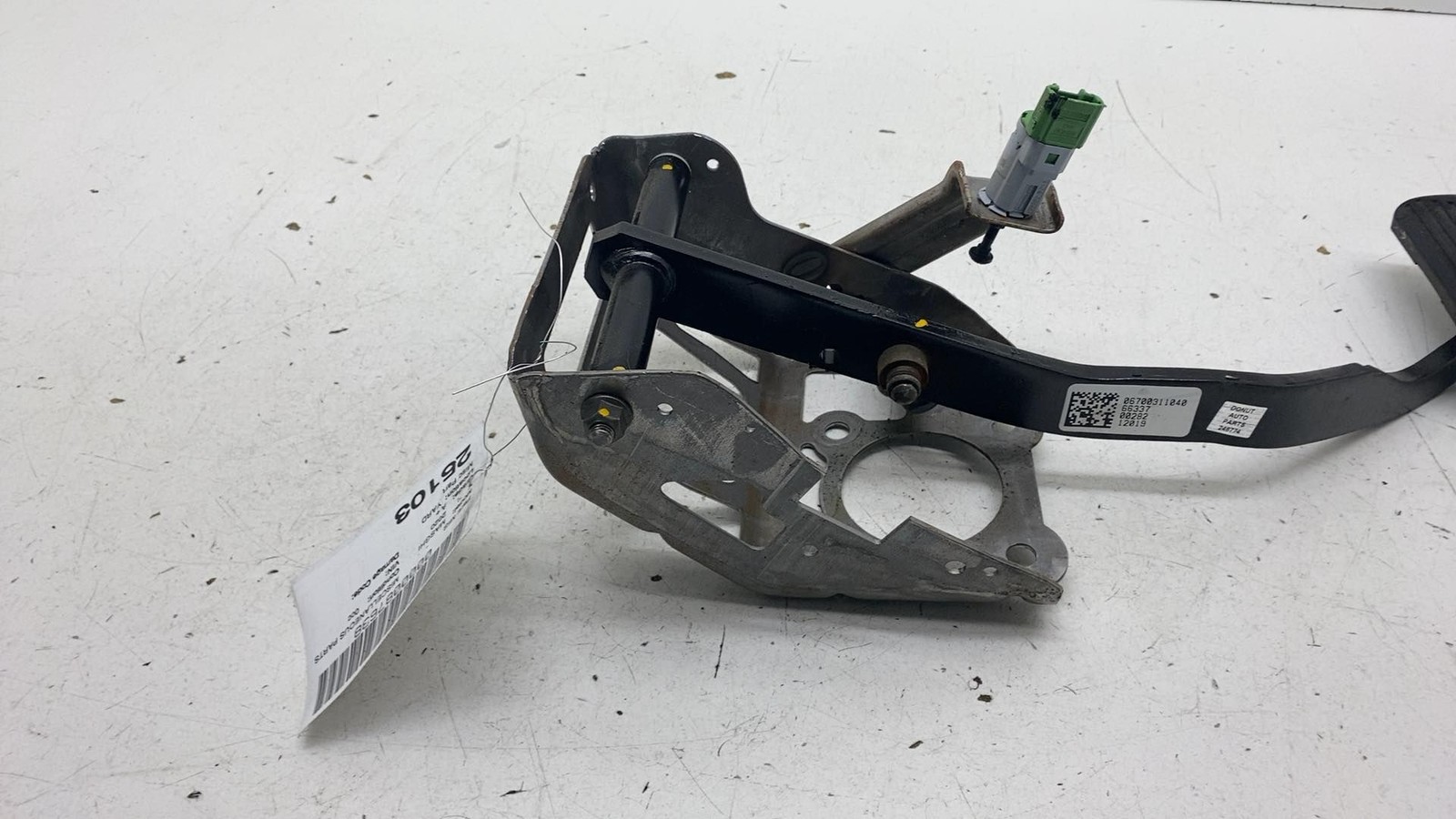 ⭕ 2014-2021 Maserati Ghibli Front Driver Brake Stop Pedal w/ Bracket 06700311040