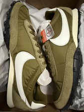 Nike Waffle Racer Olive Flak Sail leche de coco talla 10 para hombre (nuevo con caja)
