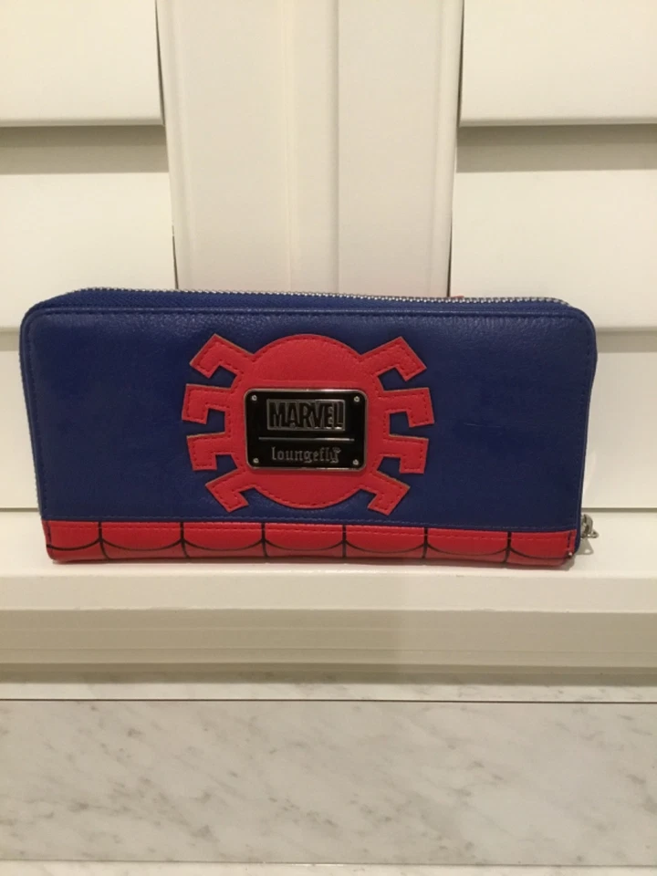 Cartera sin asas Loungefly X Spider-Man gris con cremallera Marvel Comics roja nueva Foto 3 de 4