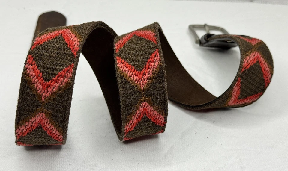 Cinturón de cuero Zara marrón rojo tejido Kilim Southwestern hebilla de latón para hombre talla 34 85 Foto 2 de 4